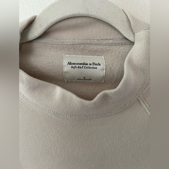 Abercrombie Soft AF Crewneck Sweatshirt - Picture 3 of 3